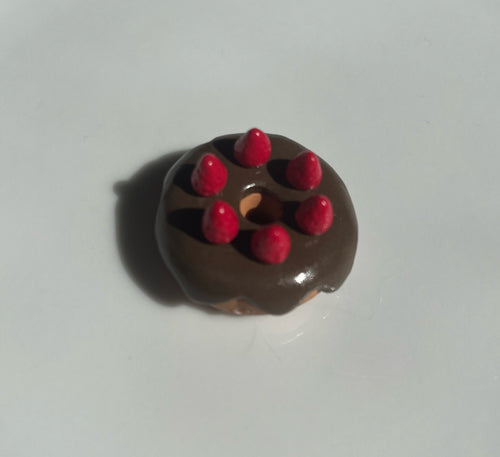 Aimant donut chocolat fraise